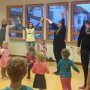 15.12.2014<br />Kinderhaus Regenbogen, Ochtendung<br />Projekt "Tanz für Eltern und Kinder" von 3-6 Jahren<br />mit Sportlehrerin und Tanzdozentin Julianna Felske, Speyer